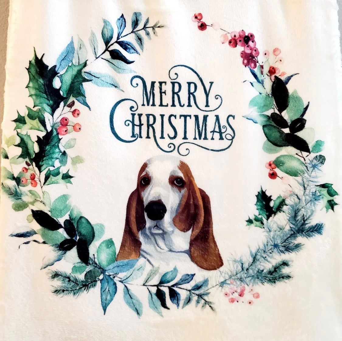 Merry Christmas Basset Hound Wreath Super Soft Throw Blanket