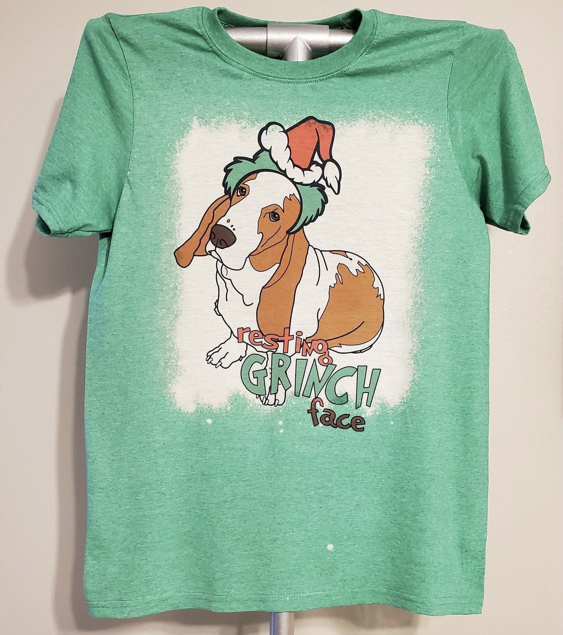 Resting Grinch Face Basset Hound T Shirt